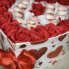 Сърцевидна кутия със сапунени рози и бонбони